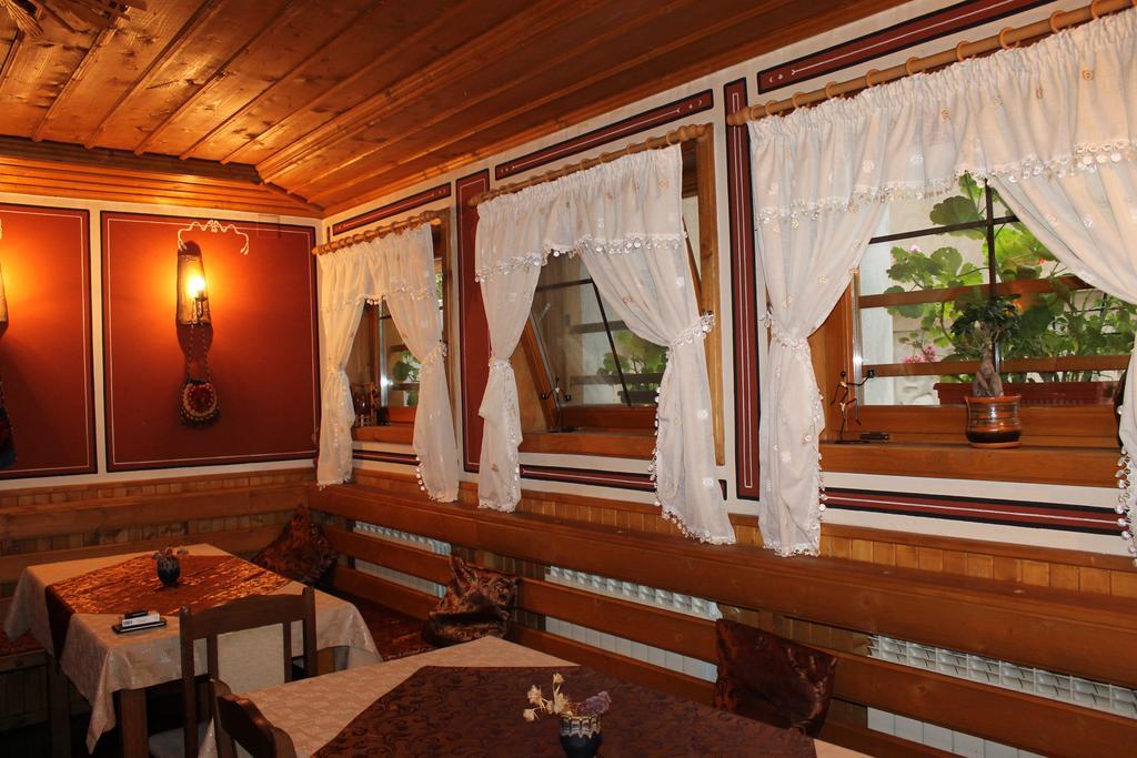 Guest House Maria Koprivsjtitsa Exteriör bild